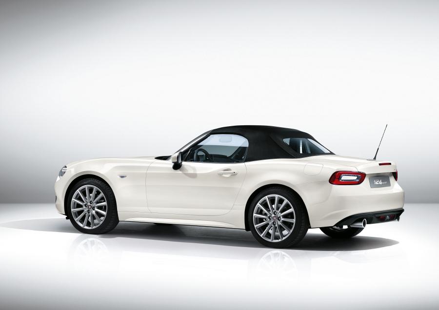  Fiat 124 Spider 2016 года  (фото 18 из 75)